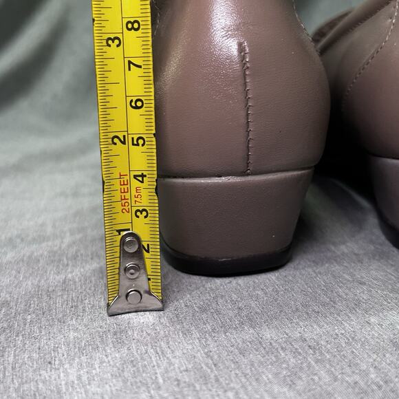 SAS Easier Loafers Clogs Shoes Womens Size 9.5 M Beige Leather Slip On Comfort - Picture 11 of 16